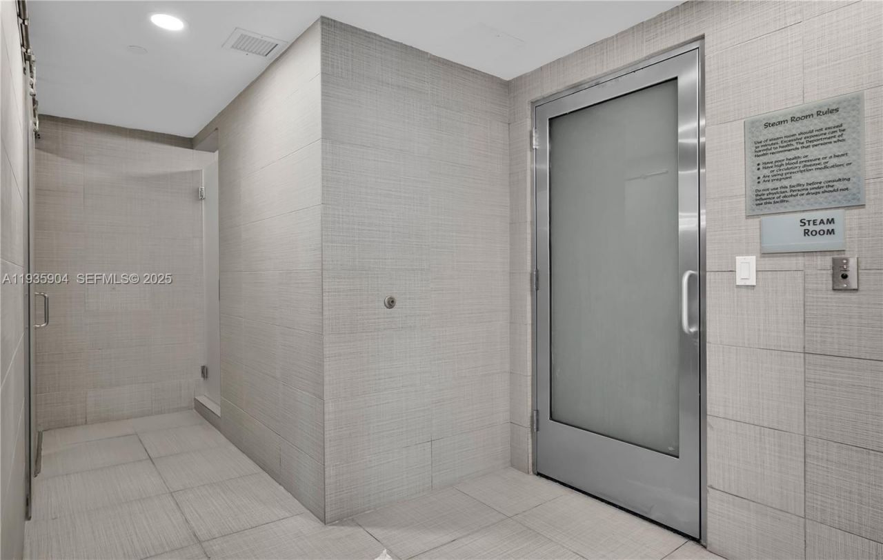 5875 Collins Ave, Unit 1003, Miami Beach, FL 33140 Photo