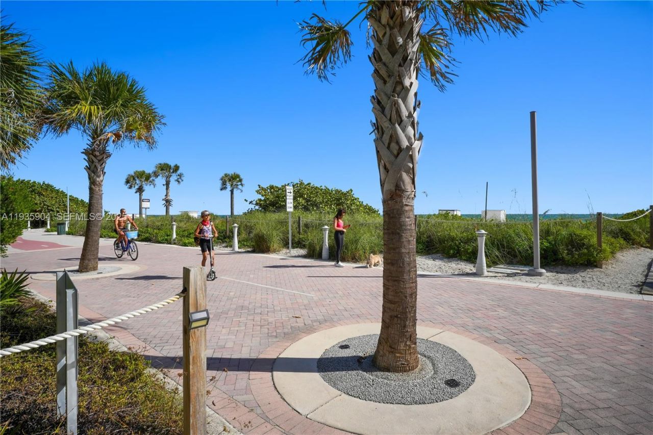 5875 Collins Ave, Unit 1003, Miami Beach, FL 33140 Photo