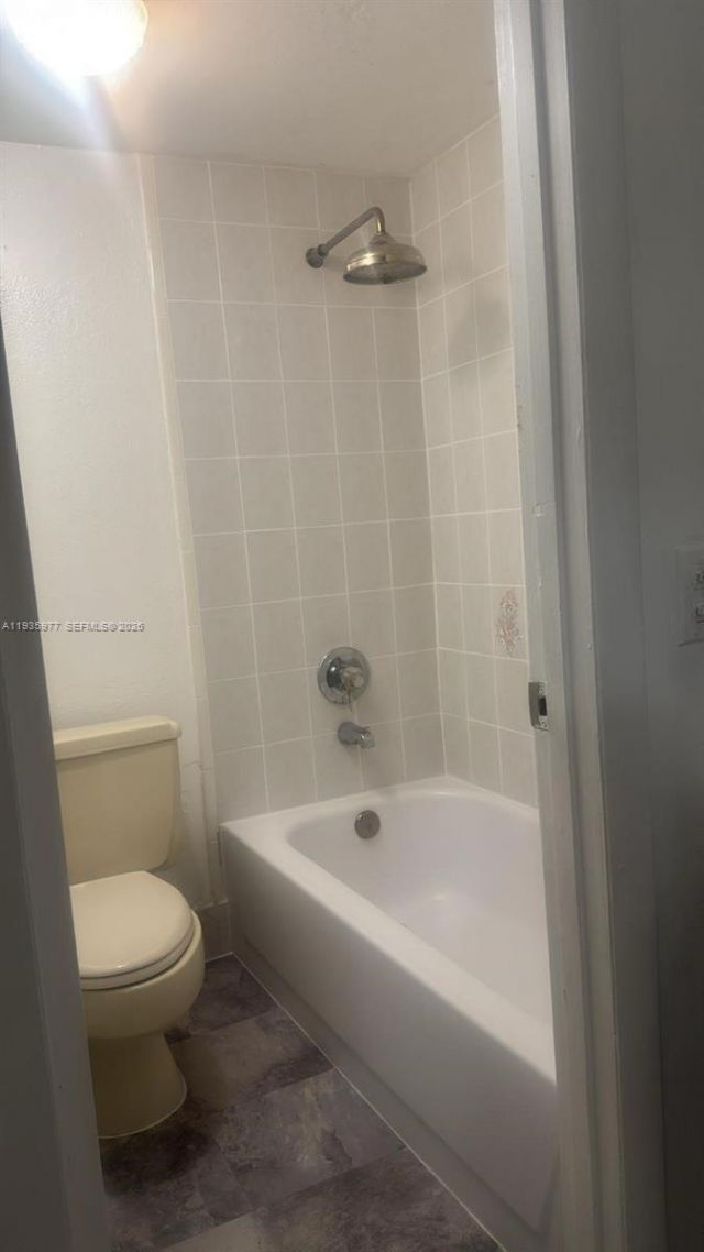 8897 Fontainebleau Blvd, Unit 408, Miami, FL 33172 Photo