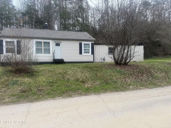 613 Baumgartner Rd, Harriman, TN 37748