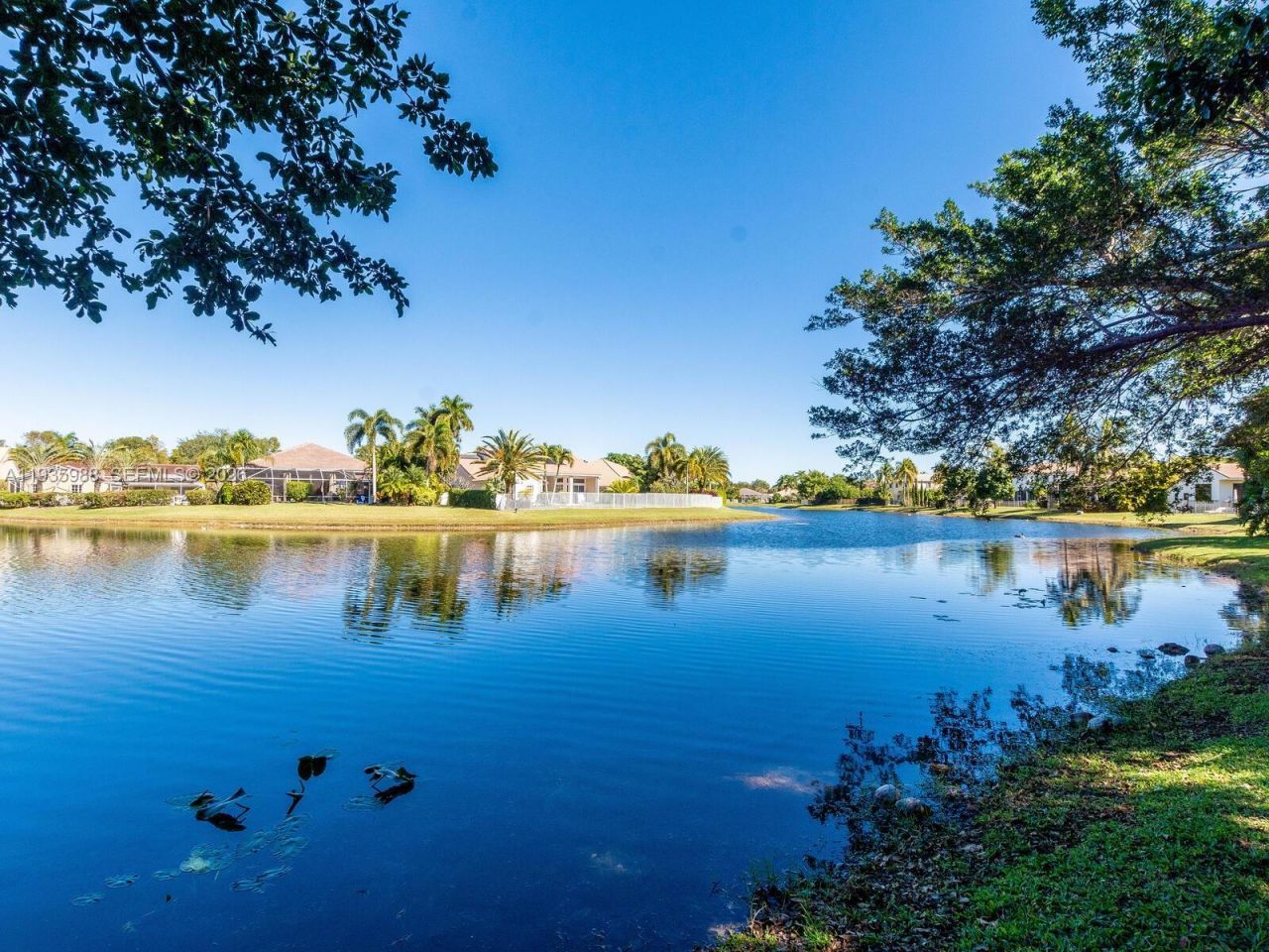 381 Cameron Dr, Weston, FL 33326 Photo