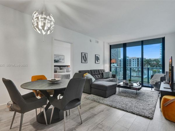 121 NE 34th St, Unit 902, Miami, FL 33137