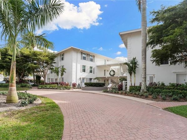 322 Harbour DR, Unit 103A, NAPLES, FL 34103