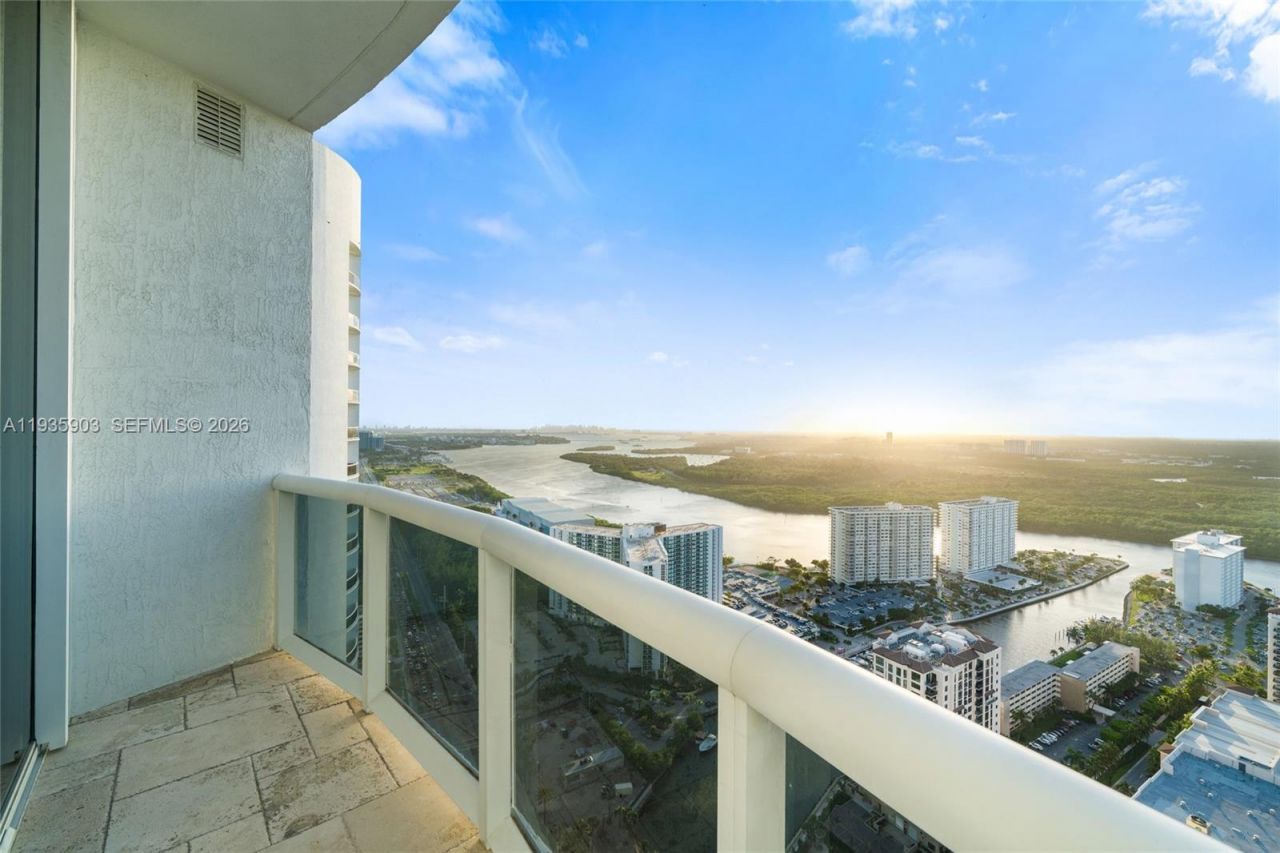 16001 Collins Ave, Unit 3906, Sunny Isles Beach, FL 33160 Photo
