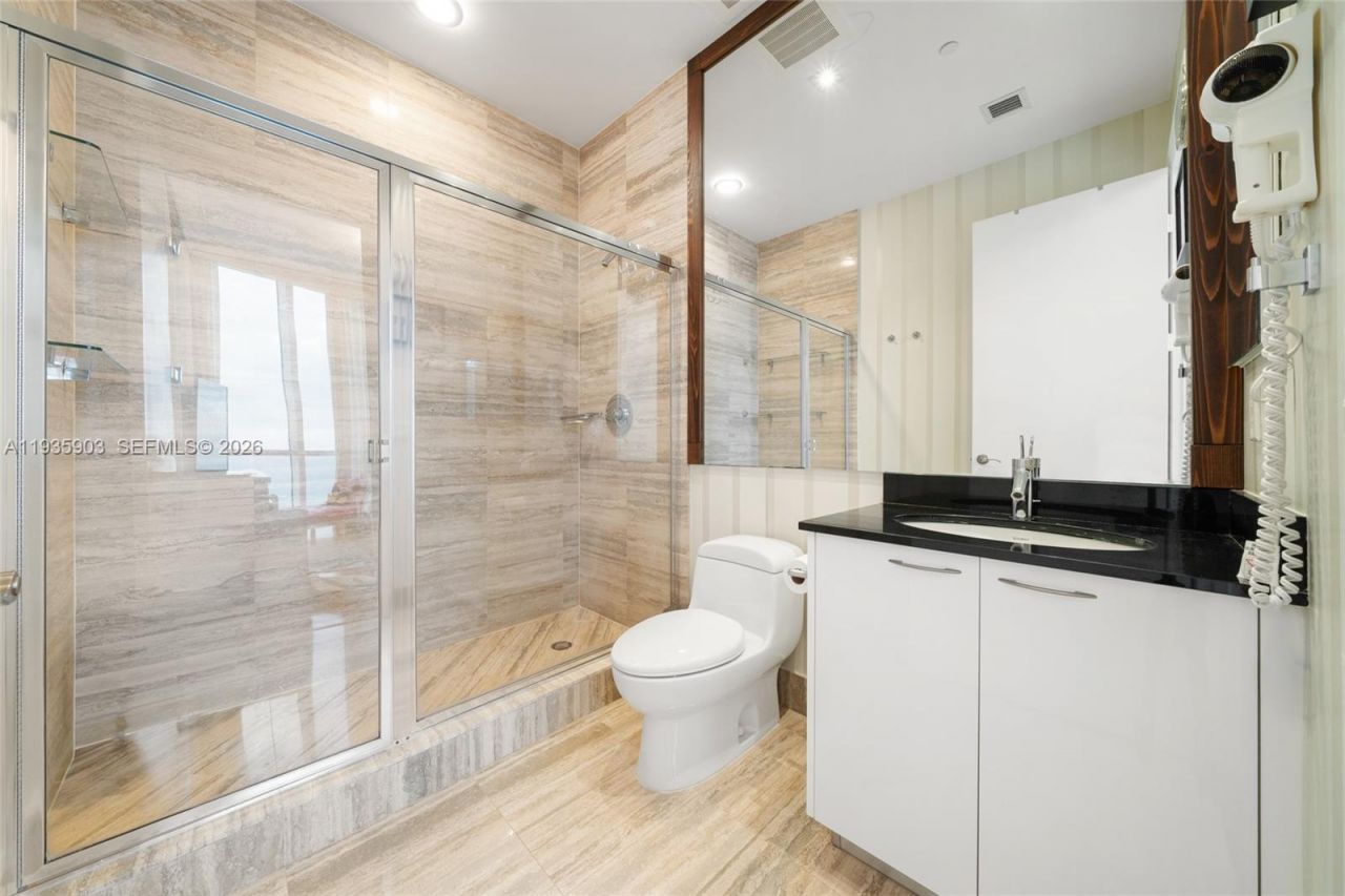 16001 Collins Ave, Unit 3906, Sunny Isles Beach, FL 33160 Photo