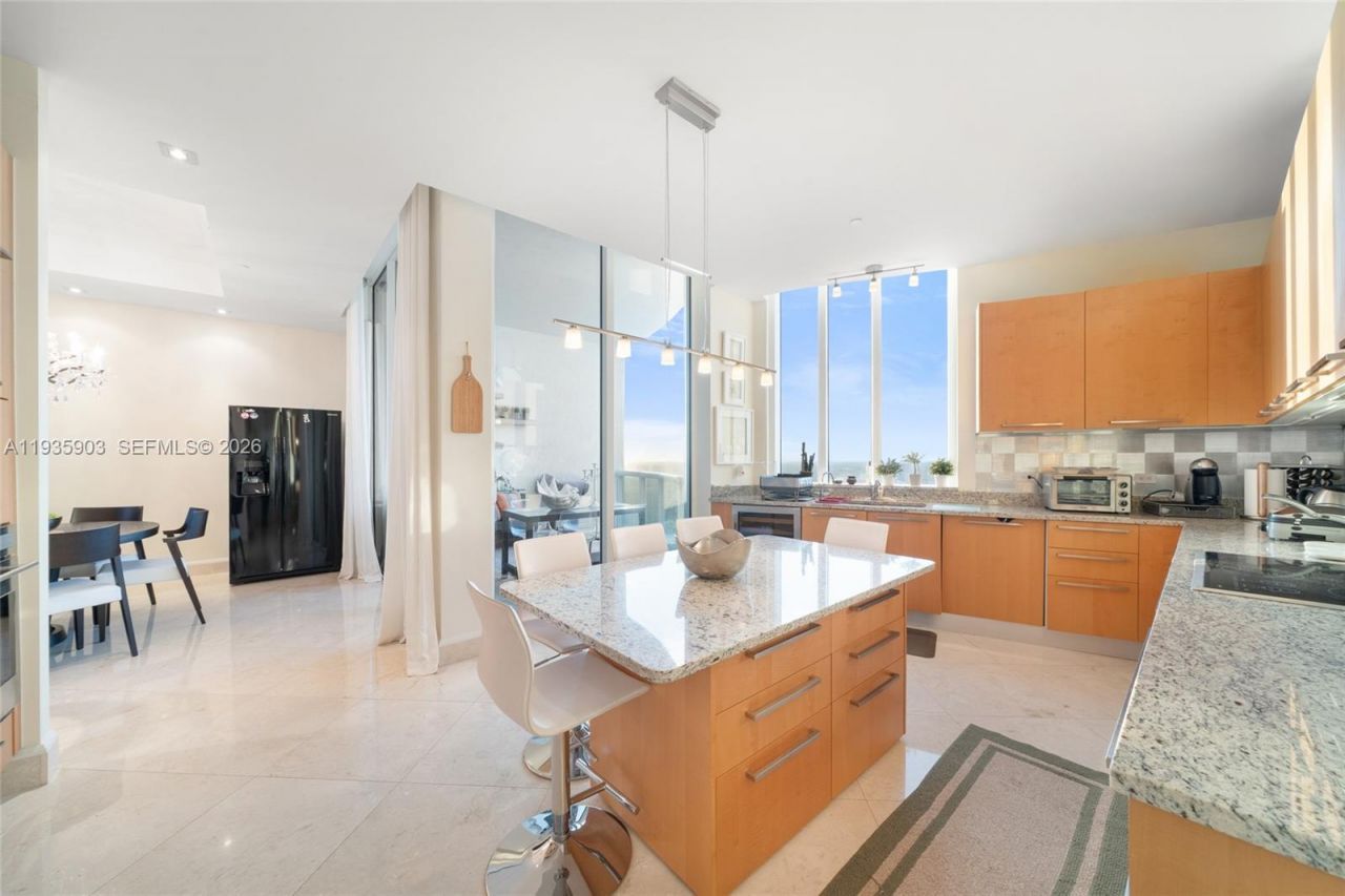 16001 Collins Ave, Unit 3906, Sunny Isles Beach, FL 33160 Photo