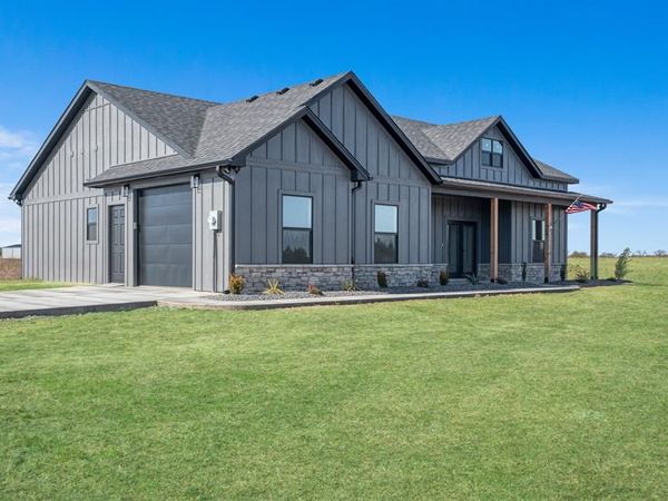 213 Private Road 33083, Sumner, TX 75486