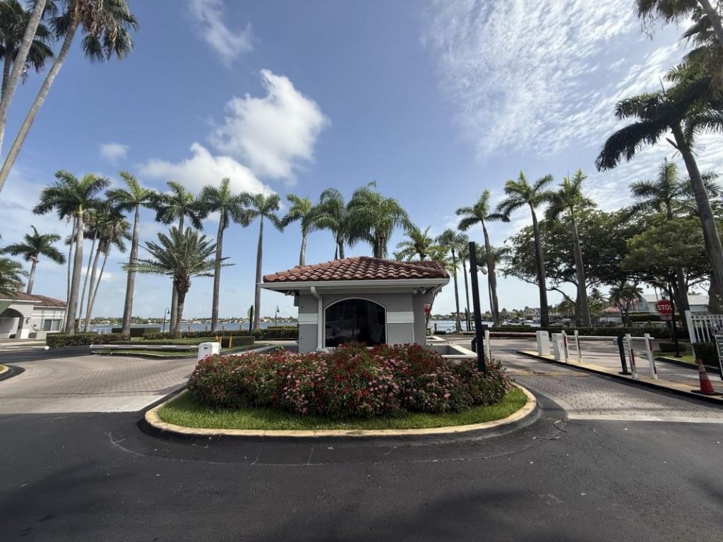 14666 SW 132nd Court, Miami, FL 33186 Photo