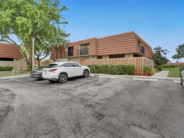 4887 NW 94th Ter, Unit 4887, Sunrise, FL 33351