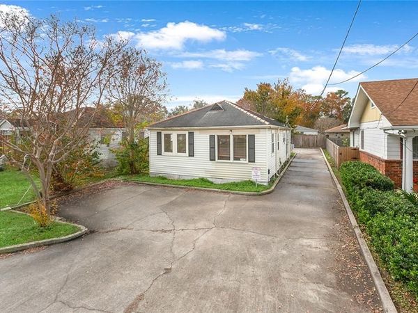 1100 CLEARVIEW Parkway, Metairie, LA 70001