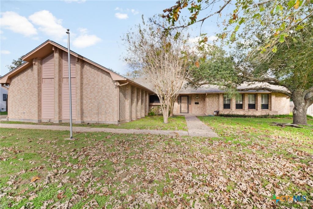 603 Suzanne Street, Edna, TX 77957 Main Photo