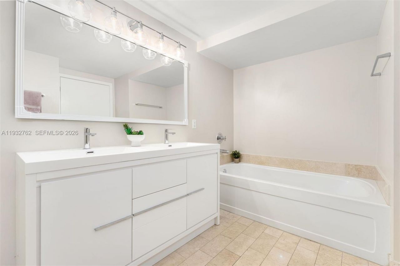 1111 SW 1st Ave, Unit 721-N, Miami, FL 33130 Photo