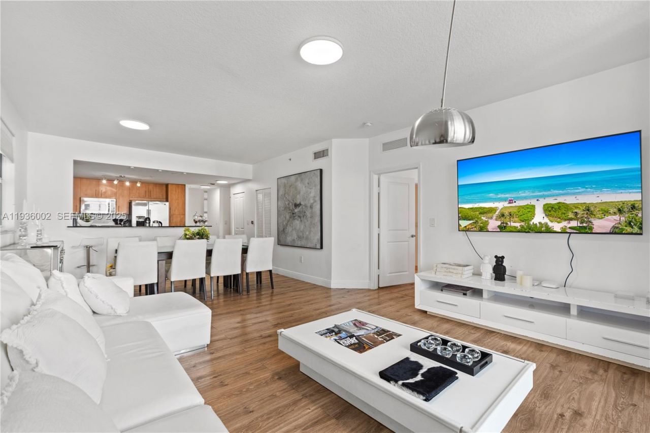 7918 Harbor Island Dr, Unit 212, North Bay Village, FL 33141 Photo