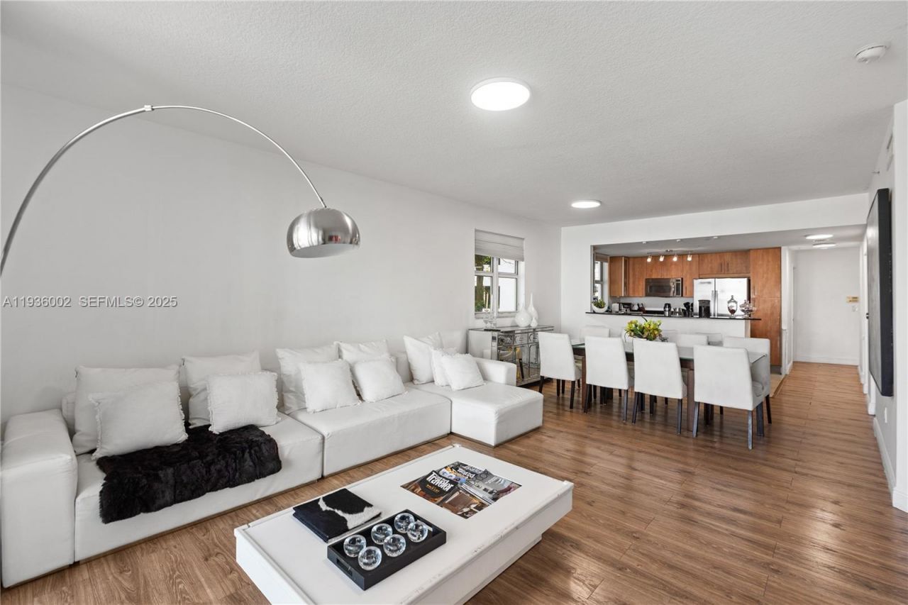 7918 Harbor Island Dr, Unit 212, North Bay Village, FL 33141 Photo