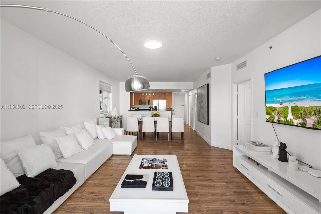 7918 Harbor Island Dr, Unit 212, North Bay Village, FL 33141 Photo