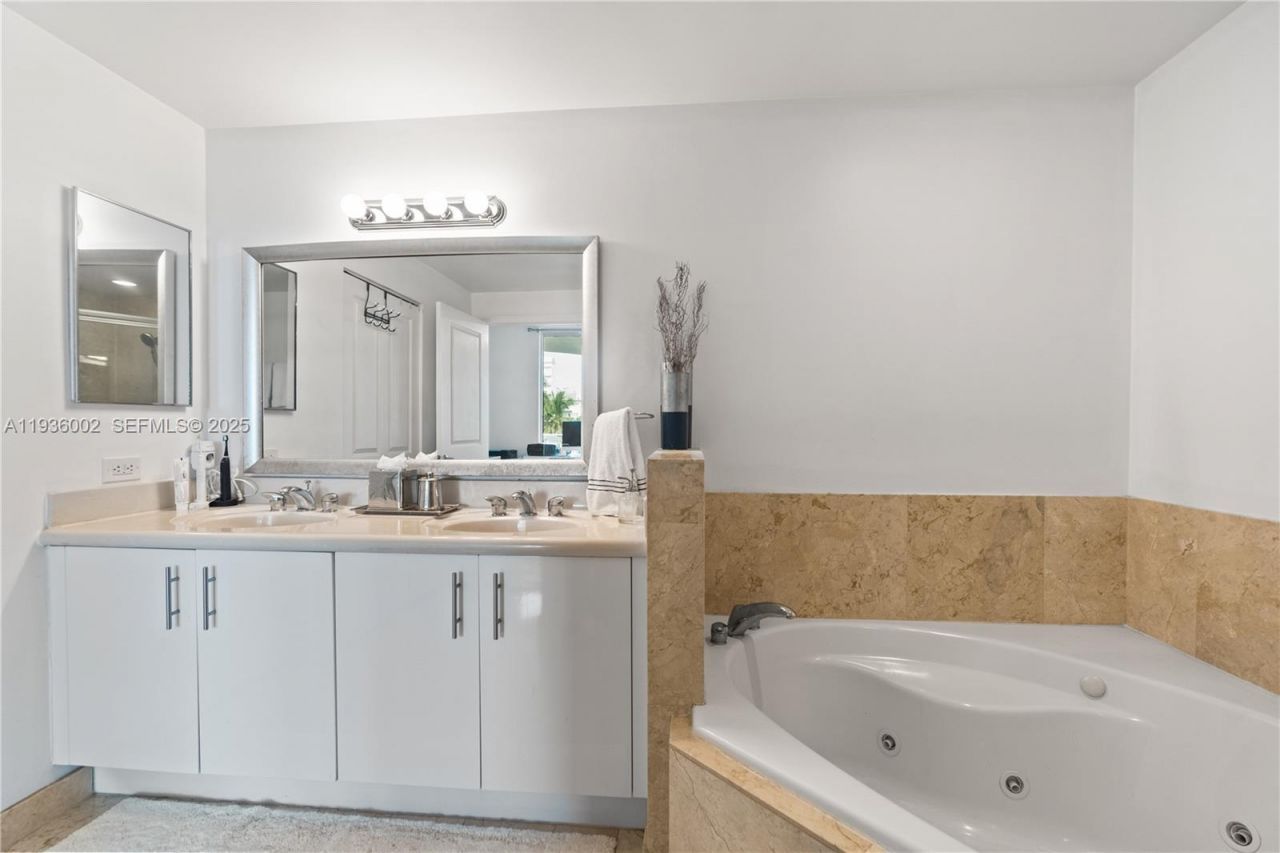 7918 Harbor Island Dr, Unit 212, North Bay Village, FL 33141 Photo