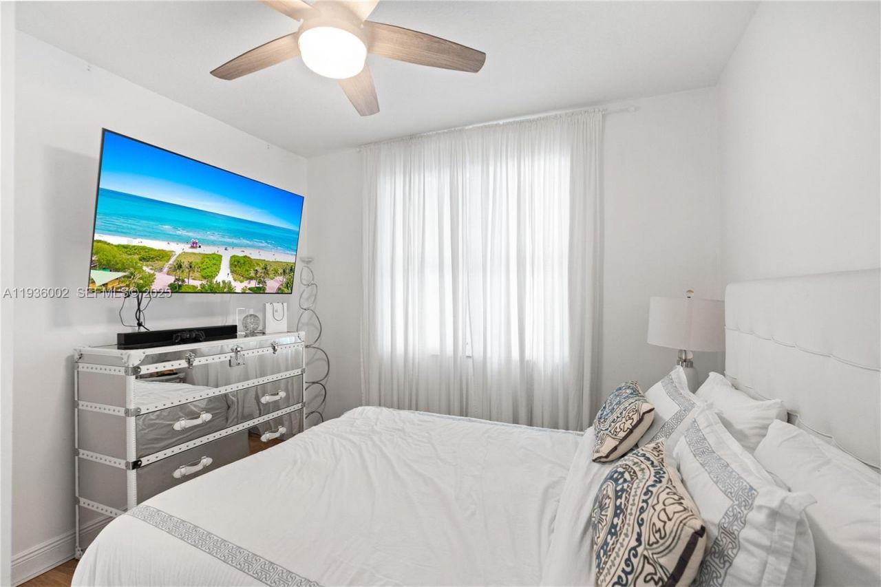 7918 Harbor Island Dr, Unit 212, North Bay Village, FL 33141 Photo