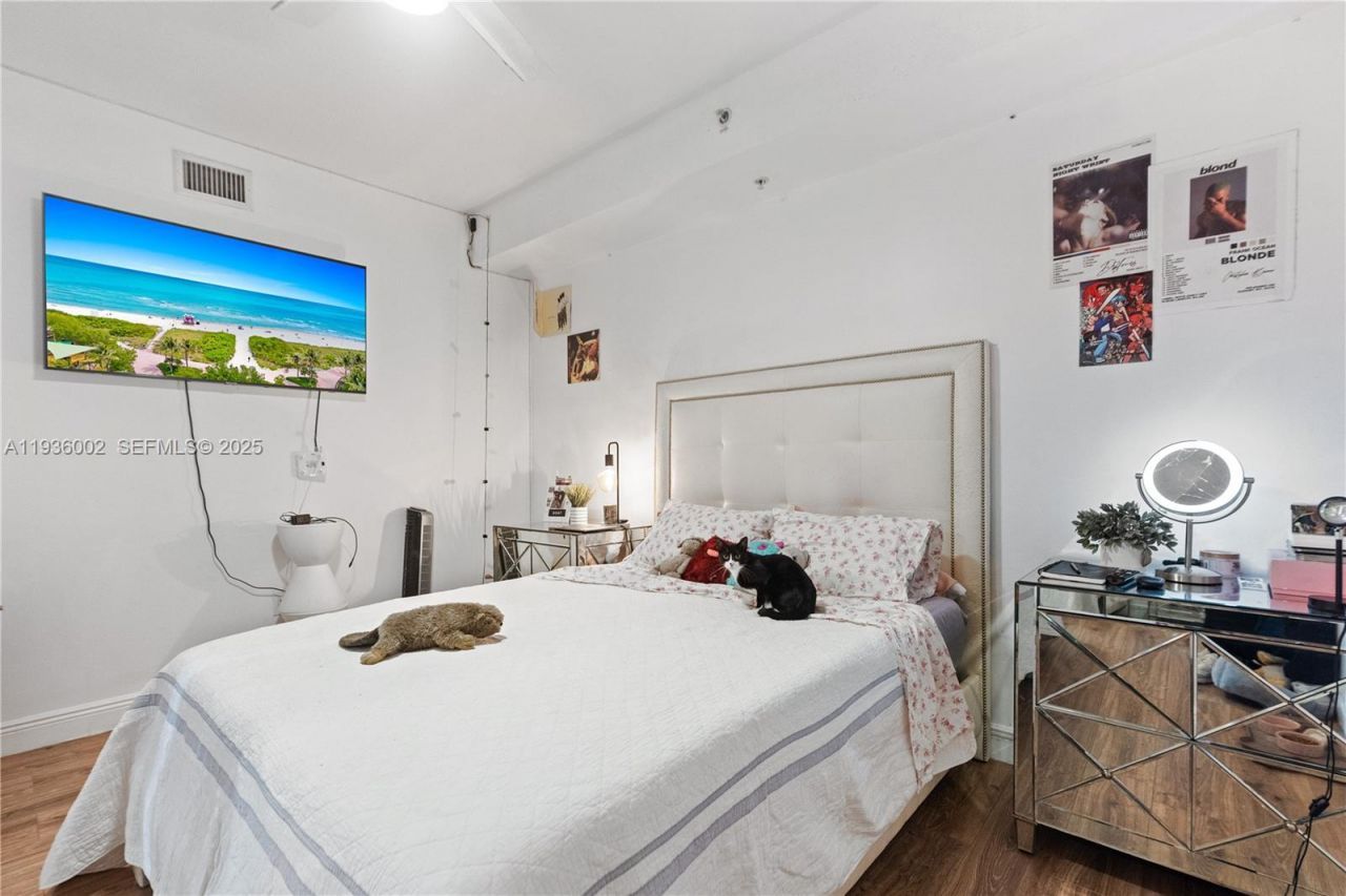 7918 Harbor Island Dr, Unit 212, North Bay Village, FL 33141 Photo