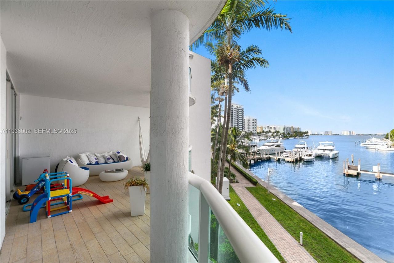 7918 Harbor Island Dr, Unit 212, North Bay Village, FL 33141 Photo