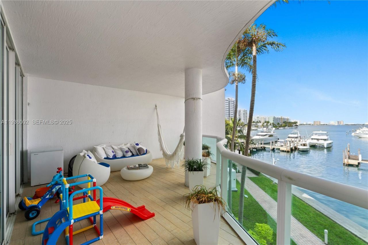 7918 Harbor Island Dr, Unit 212, North Bay Village, FL 33141 Photo