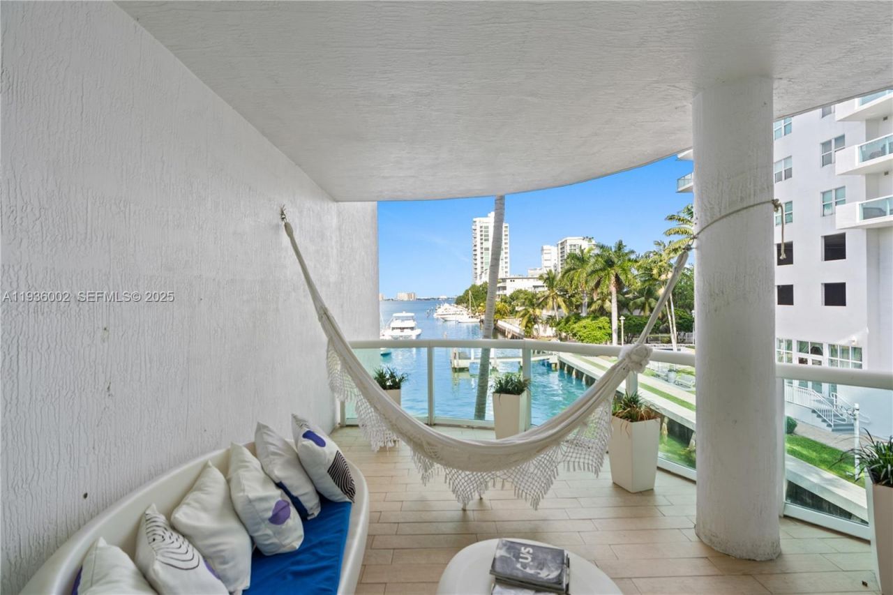 7918 Harbor Island Dr, Unit 212, North Bay Village, FL 33141 Photo