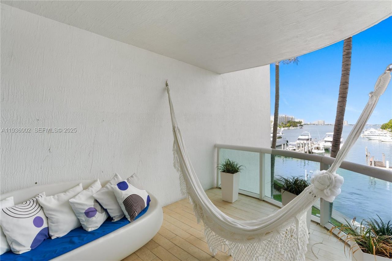 7918 Harbor Island Dr, Unit 212, North Bay Village, FL 33141 Photo