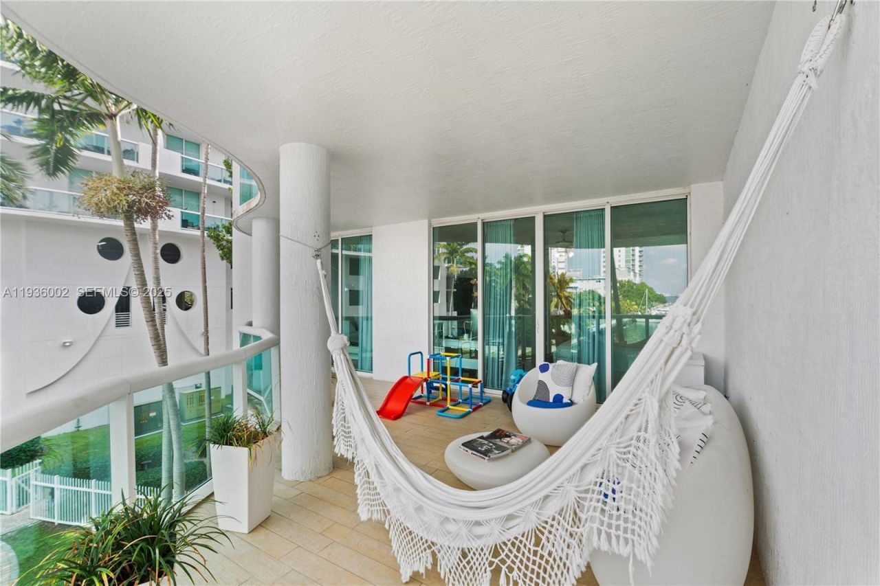 7918 Harbor Island Dr, Unit 212, North Bay Village, FL 33141 Photo