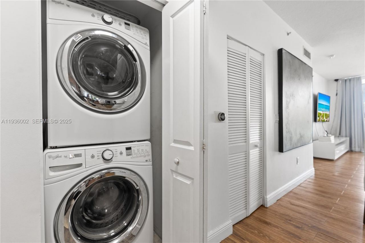 7918 Harbor Island Dr, Unit 212, North Bay Village, FL 33141 Photo