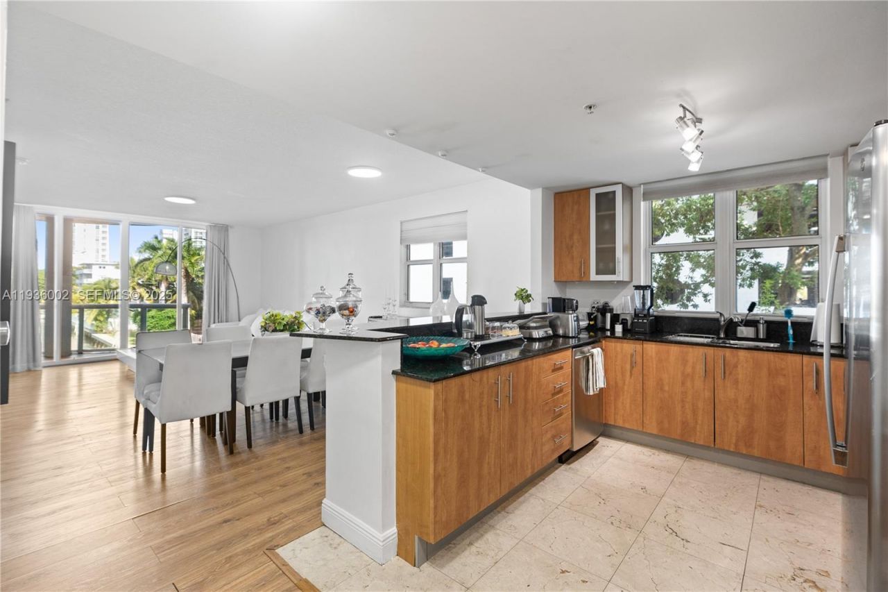 7918 Harbor Island Dr, Unit 212, North Bay Village, FL 33141 Photo