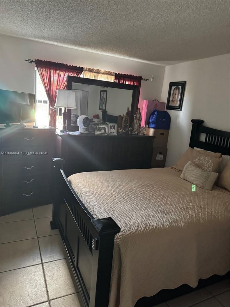7155 NW 179th St, Unit 112, Hialeah, FL 33015 Photo