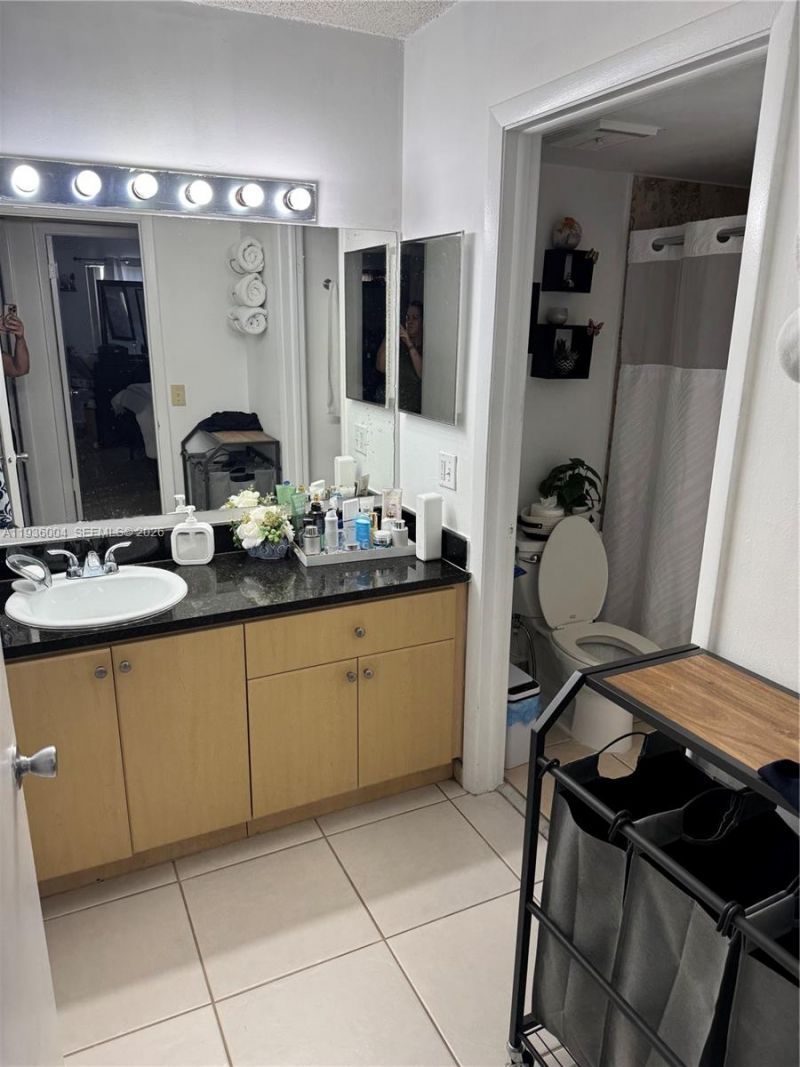 7155 NW 179th St, Unit 112, Hialeah, FL 33015 Photo