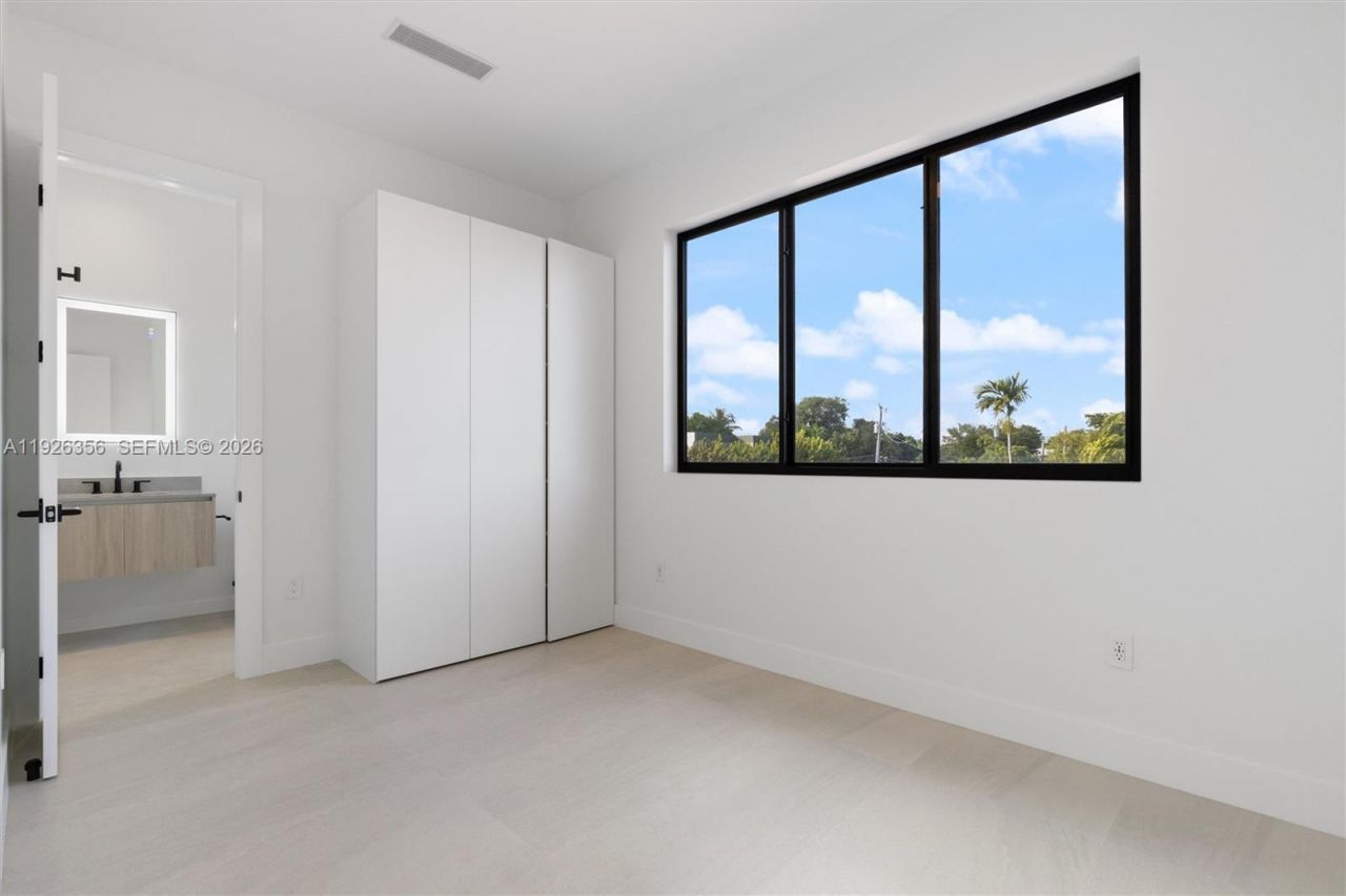 2785 SW 34th Ave , Miami, FL 33133 Photo