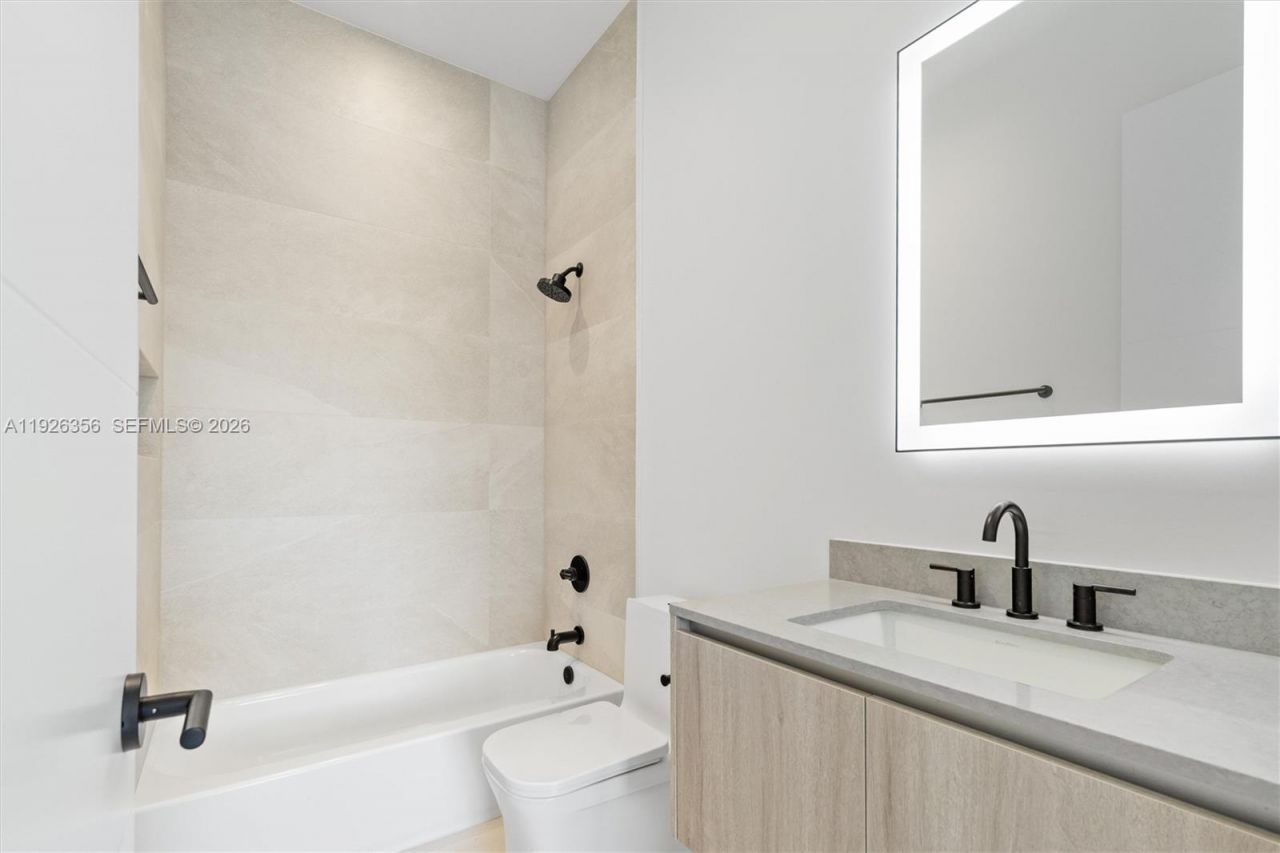 2785 SW 34th Ave , Miami, FL 33133 Photo