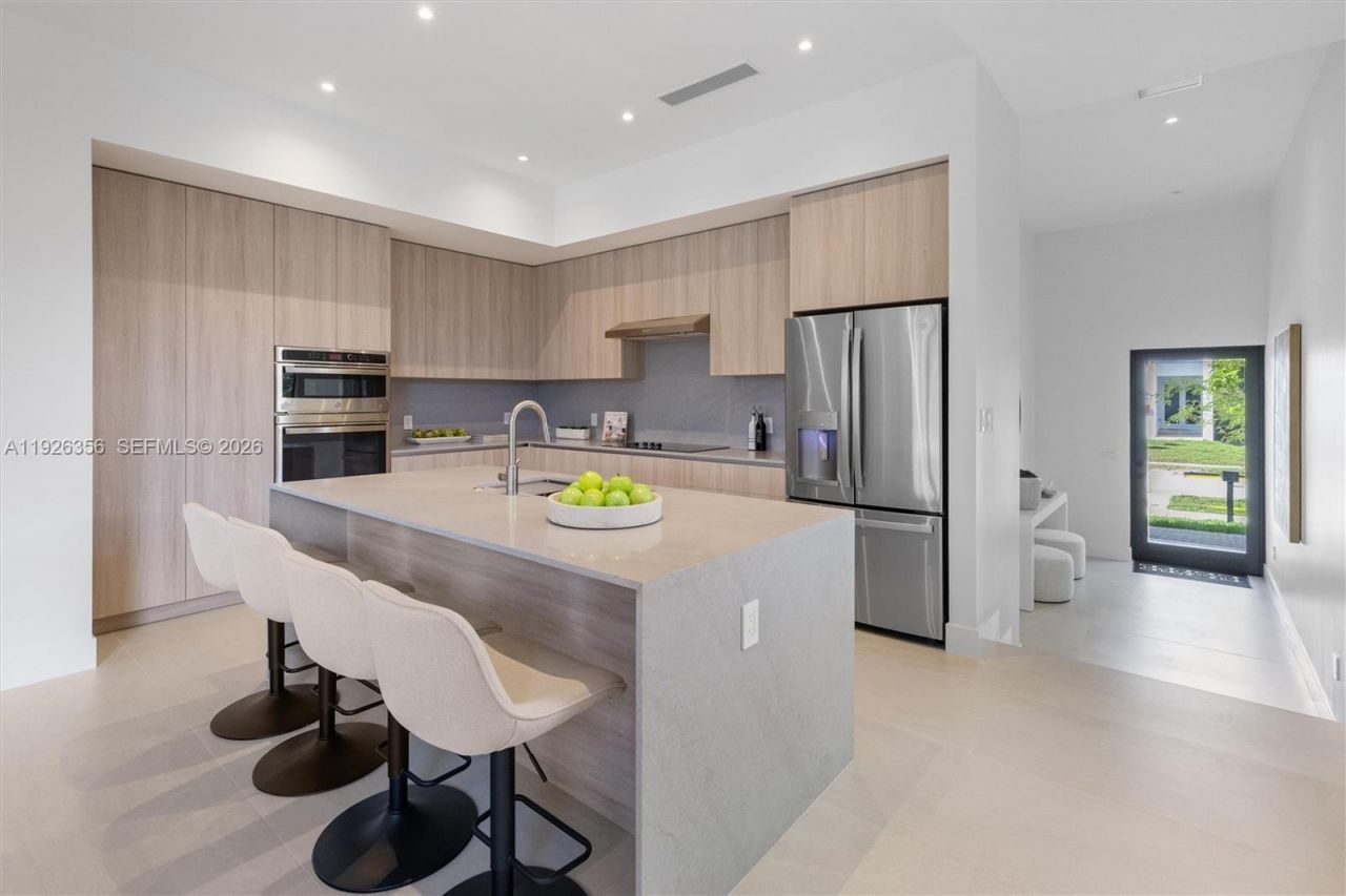 2785 SW 34th Ave , Miami, FL 33133 Photo