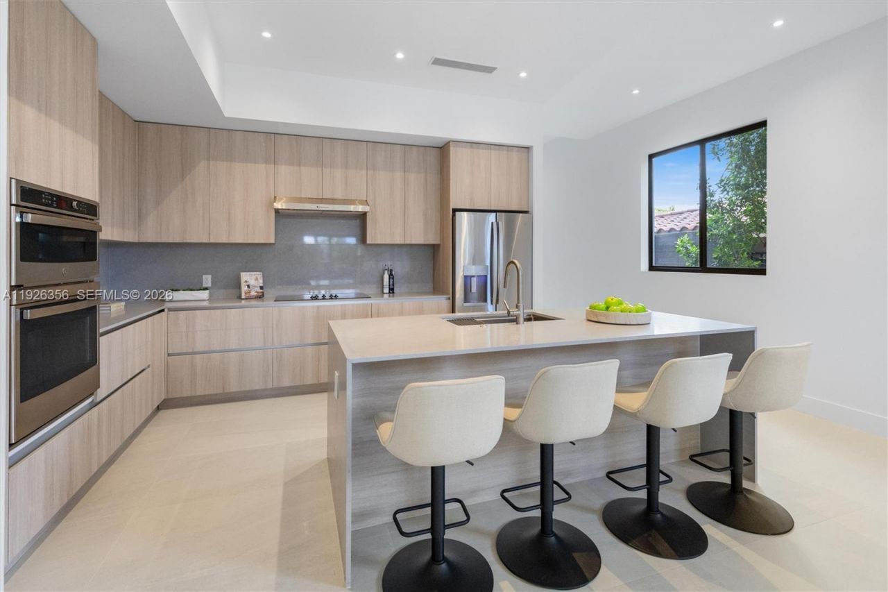 2785 SW 34th Ave , Miami, FL 33133 Photo