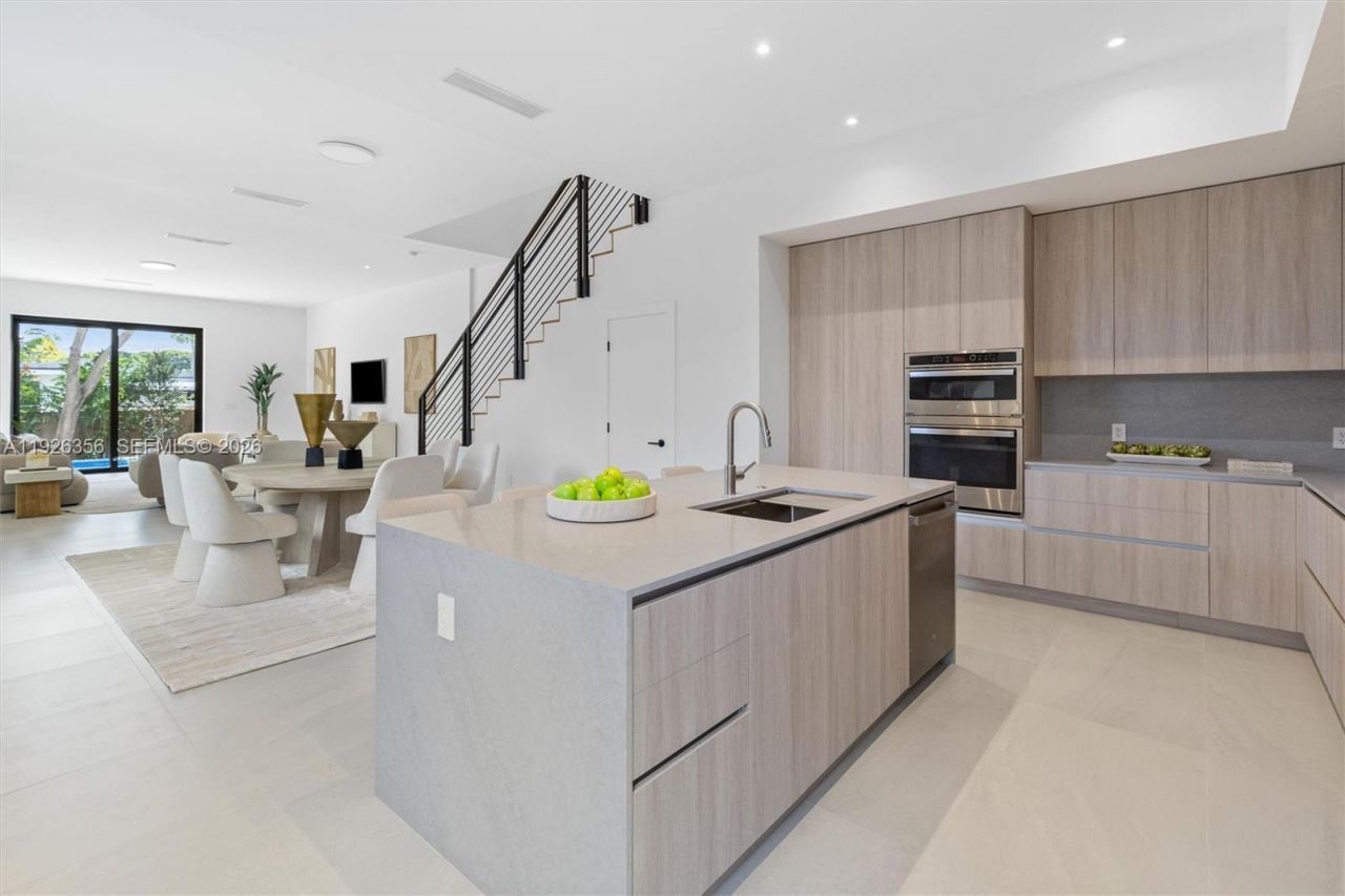 2785 SW 34th Ave , Miami, FL 33133 Photo