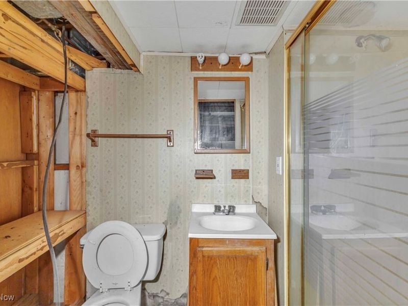 1698 Wickford Road, Cleveland, OH 44112 Photo 16