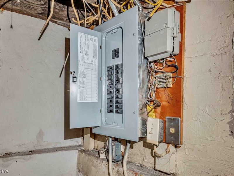 1698 Wickford Road, Cleveland, OH 44112 Photo 29