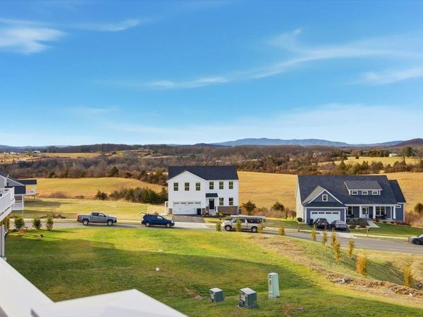 14 IRON HORSE LN, FISHERSVILLE, VA 22939