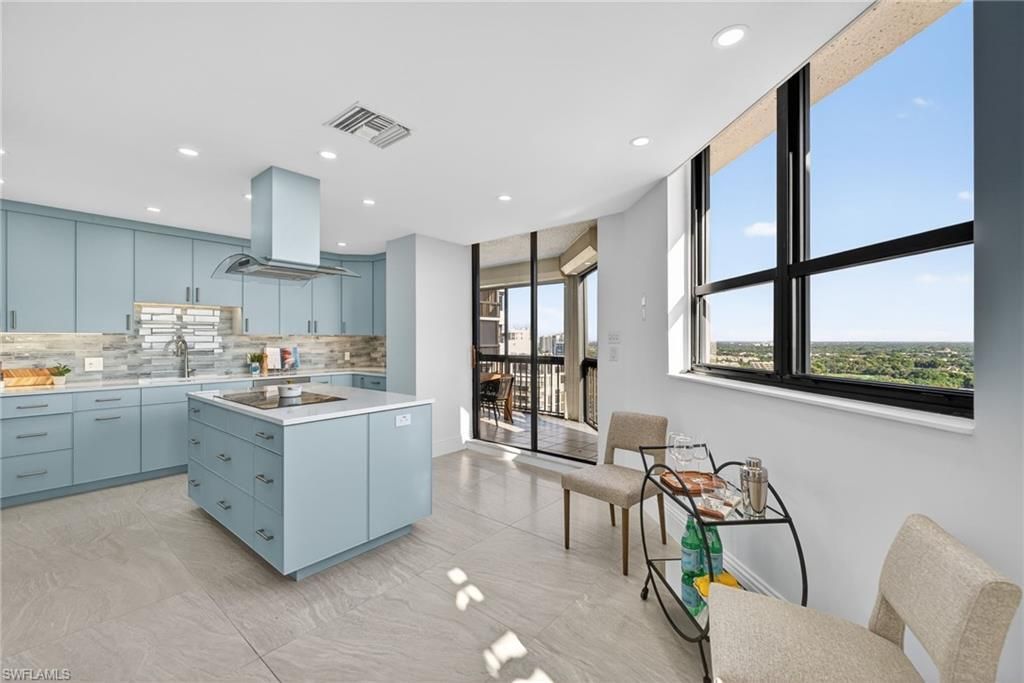 6001 Pelican Bay Blvd, Unit Penthouse, Naples, FL 34108 Photo