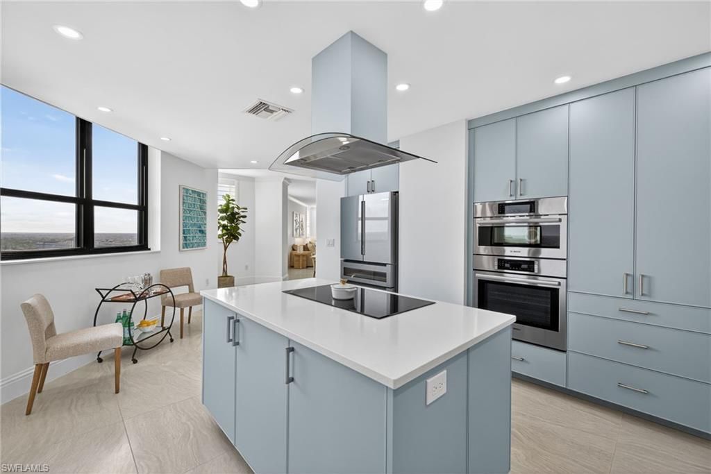 6001 Pelican Bay Blvd, Unit Penthouse, Naples, FL 34108 Photo