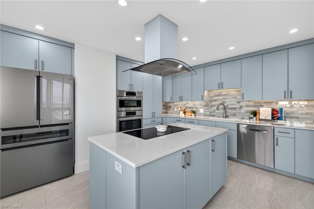 6001 Pelican Bay Blvd, Unit Penthouse, Naples, FL 34108 Photo