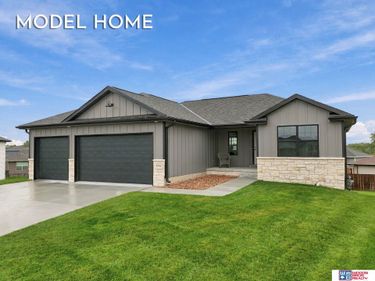 2736 Kinzie Circle, Lincoln, NE 68507