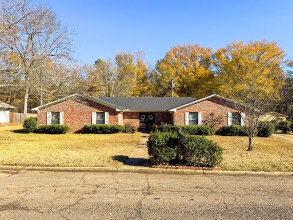 264 Mapleview Rd, West Point, MS 39773