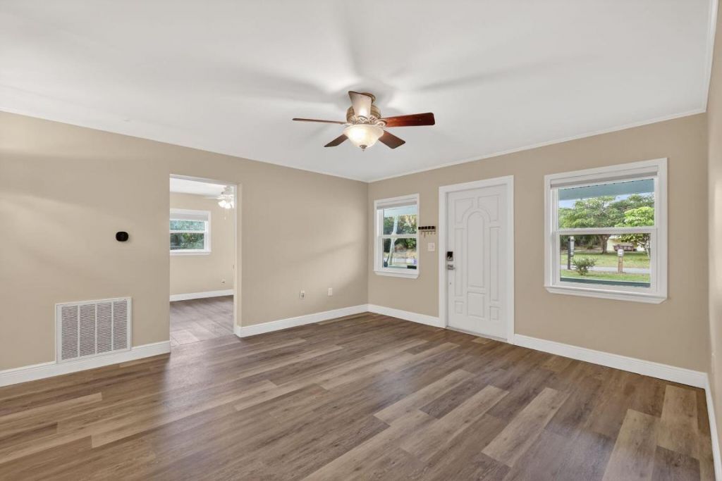 607 SE Cortez Avenue, Stuart, FL 34994 Photo