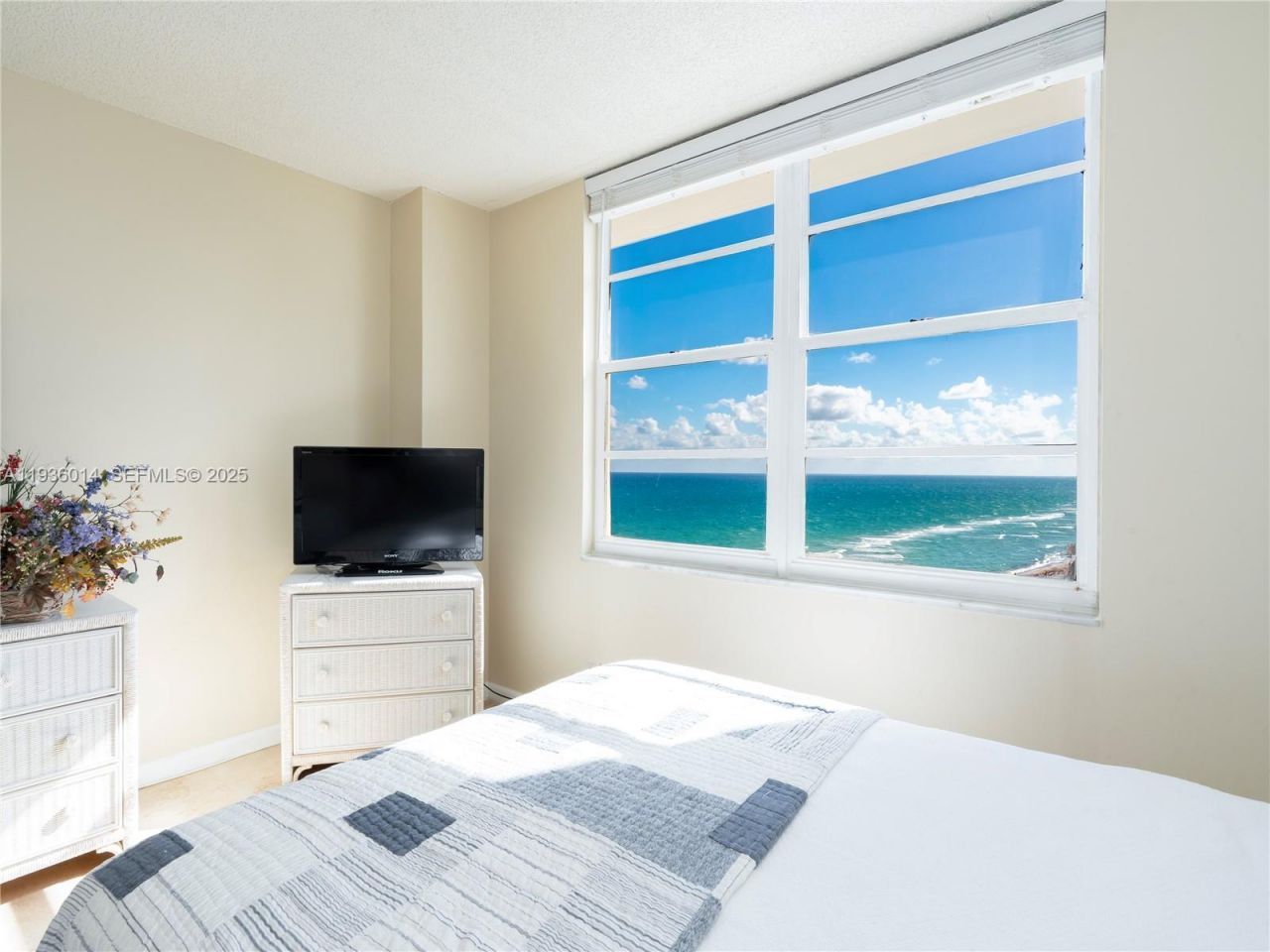 3725 S Ocean Dr, Unit 1606, Hollywood, FL 33019 Photo