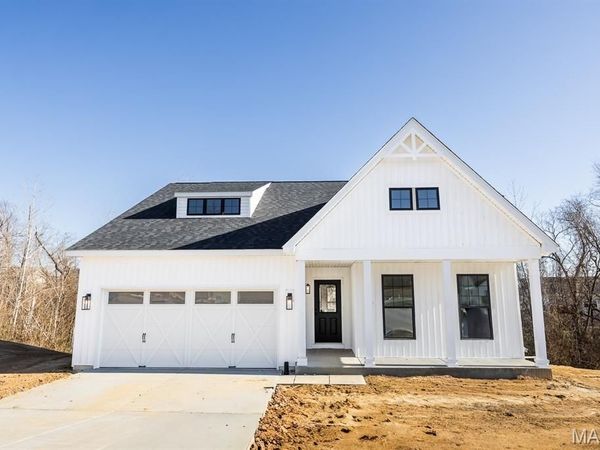 199 Grand View Hills Lane, Edwardsville, IL 62025