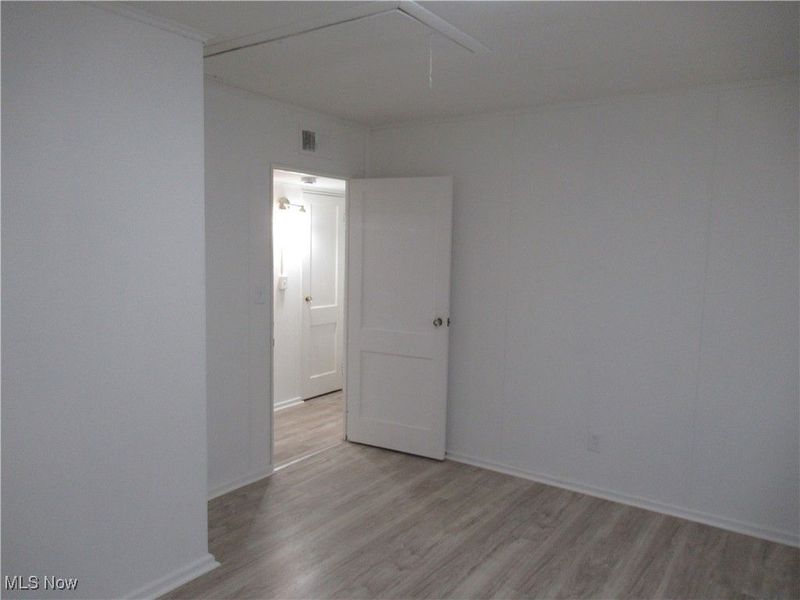 15615 Lotus Drive, Cleveland, OH 44128 Photo 20