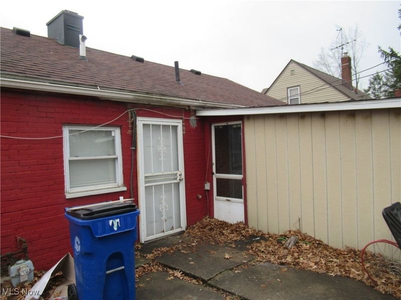 15615 Lotus Drive, Cleveland, OH 44128 Photo 4