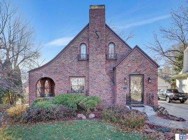 3353 M Street, Lincoln, NE 68510